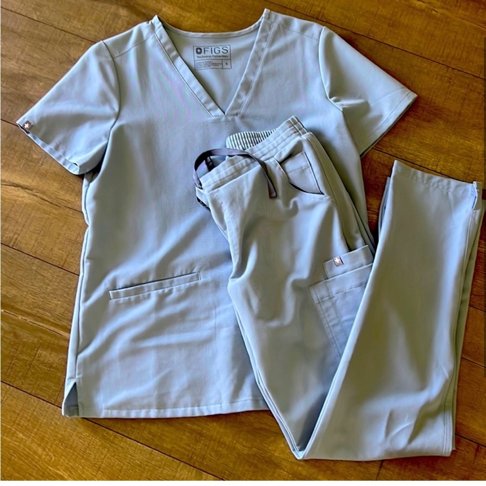 Figs scrub Top only( Casma, Dusty Blue)
